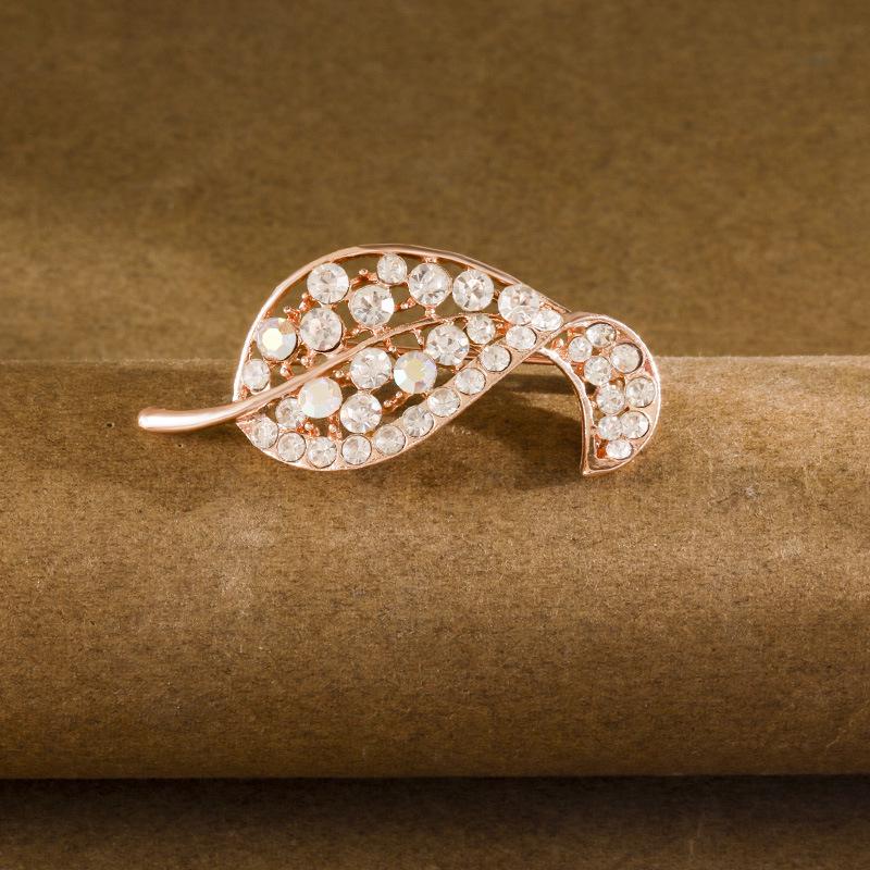 Elegant Alloy Brooch: High-End Women's Versatile Pin for Coats and Suits