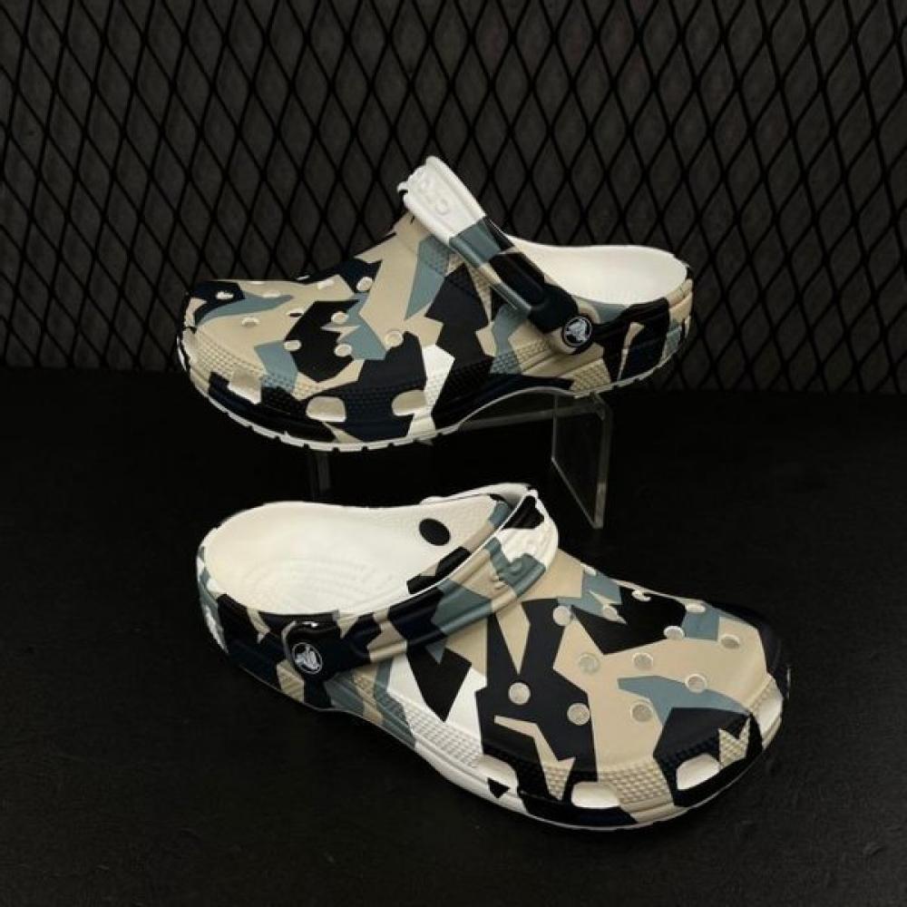 

Crocs Hc02 Geo Camo Clog Geo Camo Clog 211009 94s camo (94S) /230