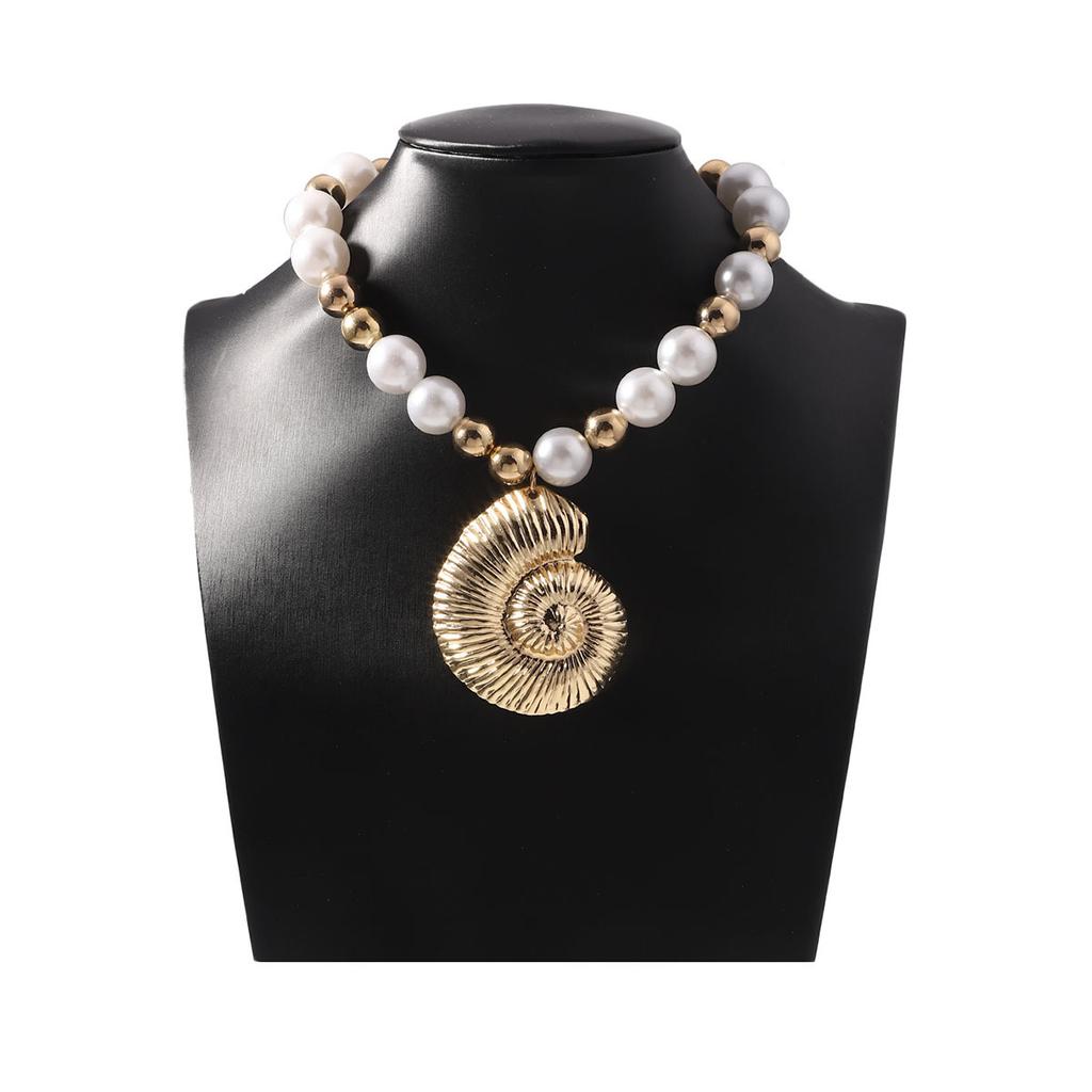 Ocean style exaggerated and simple imitation pearl conch resort style collarbone chain versatile trend model