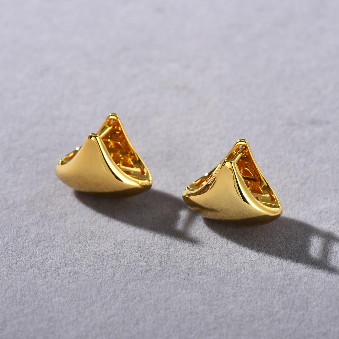 Cold Wind Wide Version Metal Ear Buckle Women S Tide Korean Temperament Fashion Niche Earrings Earrings