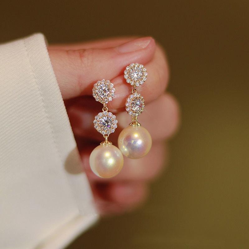 

Elegant Sweet Flower Stud Earrings For Women Girls Exquisite Zircon Imitation Pearl Flowers Earring Party Christmas Jewelry Gift