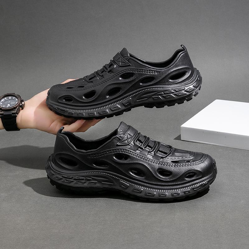 Men's Summer EVA Quick-Dry Non-Slip Closed-Toe Beach Sandals for Outdoor Sports and Camping