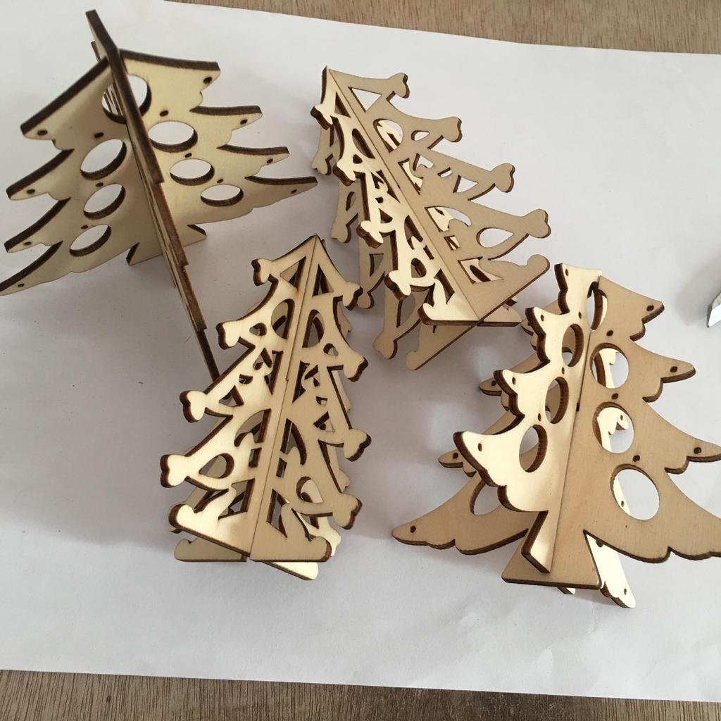 Umweltfreundliche Dekorative Holzhackschnitzel-Weihnachtsbäume, 2er-Pack - Kreativer Stil