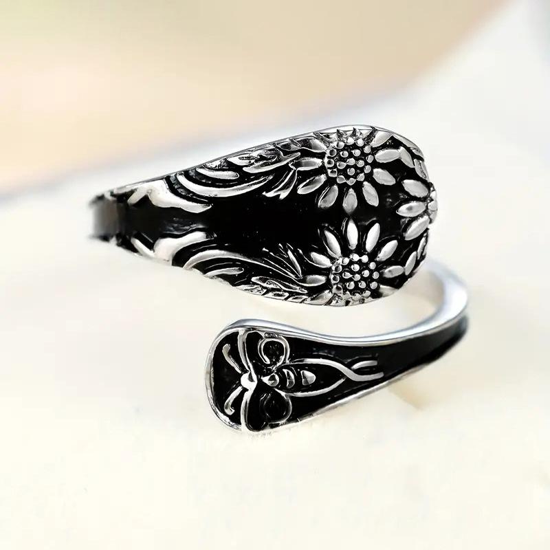 Bohemian Ring, Petal Bee Ring