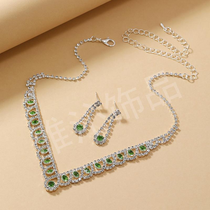 Damhalsband Örhängen Hänge Två Set Flickklänningstillbehör Bröllopssmycken Två Set Halsband Örhängen