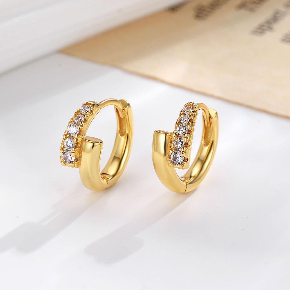 European-American Zirconia Diamond Ear Cuff: Elegant, High-End Luxury Style for Women.