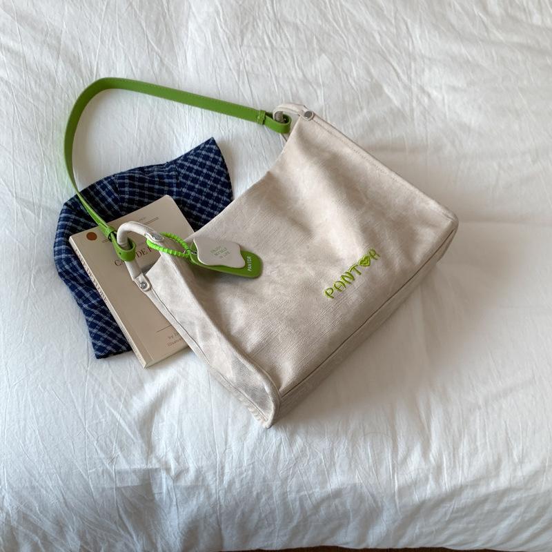 

Korean version of summer casual large-capacity underarm bag women s 2025 new simple commuter tote bag versatile shoulder bag 33*9.5*26