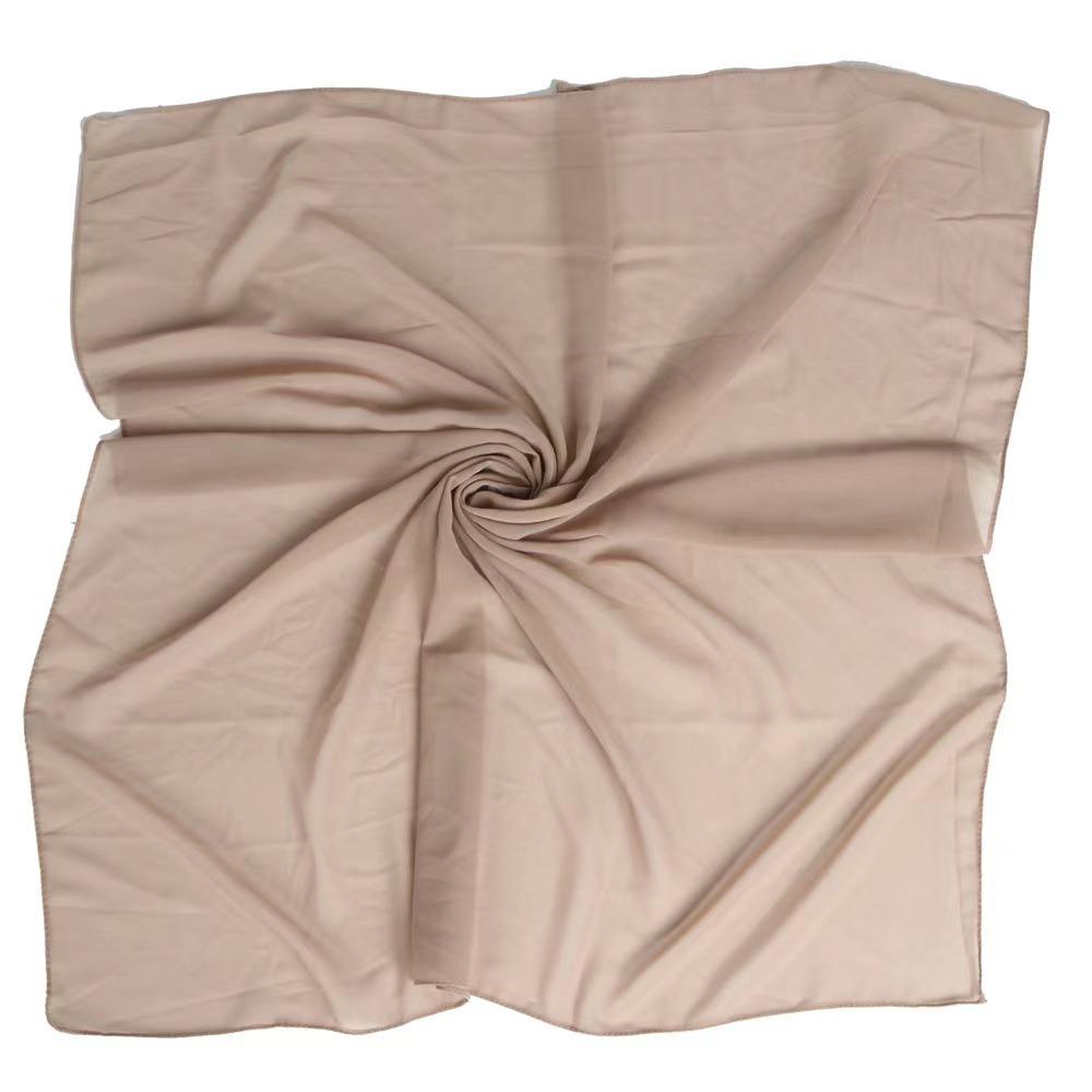 

Високоякісні розкішні шовкові шарфи пов язка на голову Шарфи шийний шарф для жінок ланцюжок шовковий шарф жіноча декоративна хустка 90*90cm