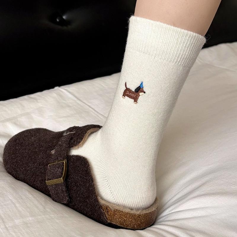 Cute Cartoon Embroidered Wool Mid-length Socks for Autumn and Winter, Thickened and Warm In Winter, Pile Socks