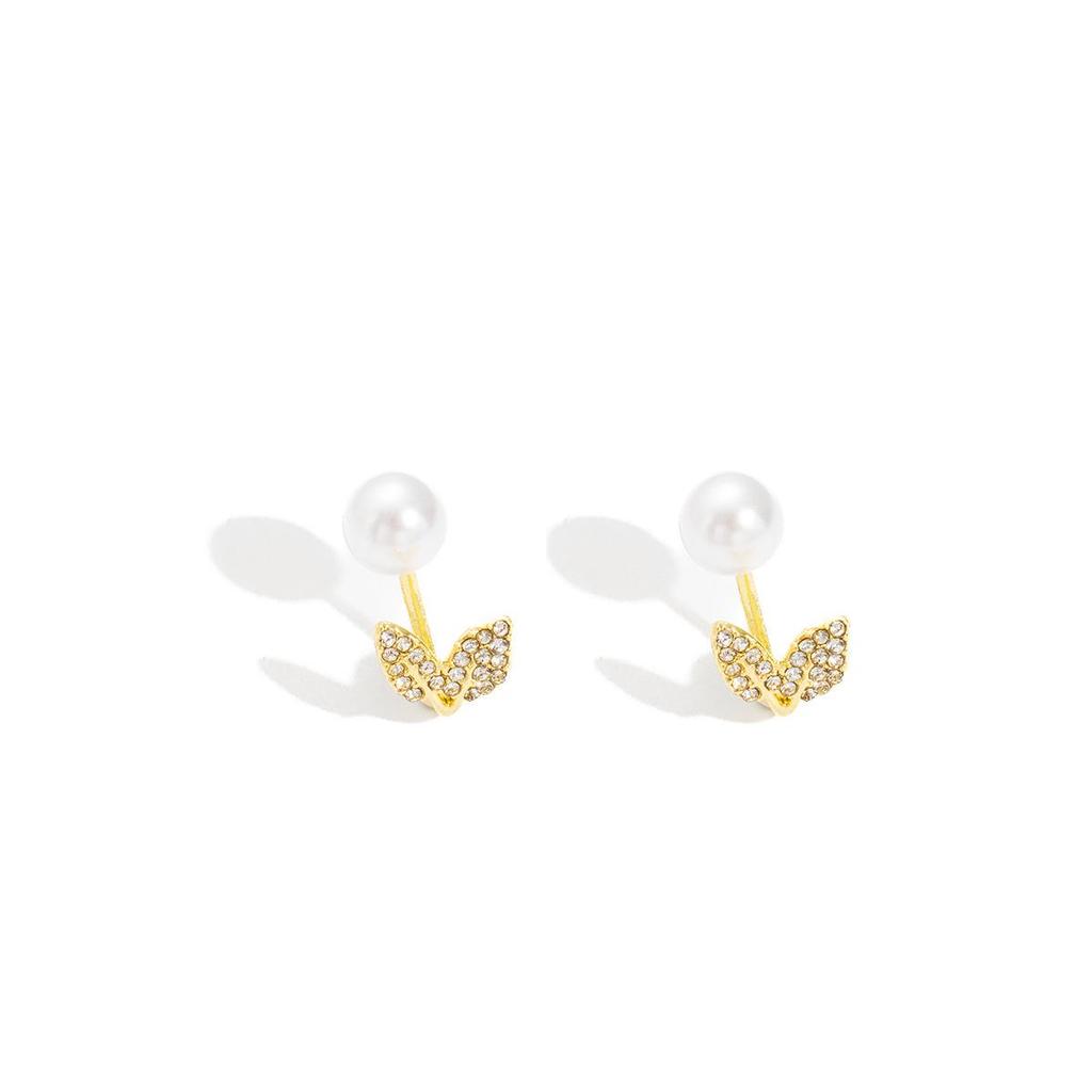 Diamond-Inlaid Gold Leaf Pearl Stud Earrings: French-Style, Luxurious Ear Jewelry for Women.