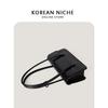 New Female Handbag with Niche Design, Oil Wax Leather Shoulder and Armpit Bag, High-end Texture, Fashionable Handheld Tote Bag