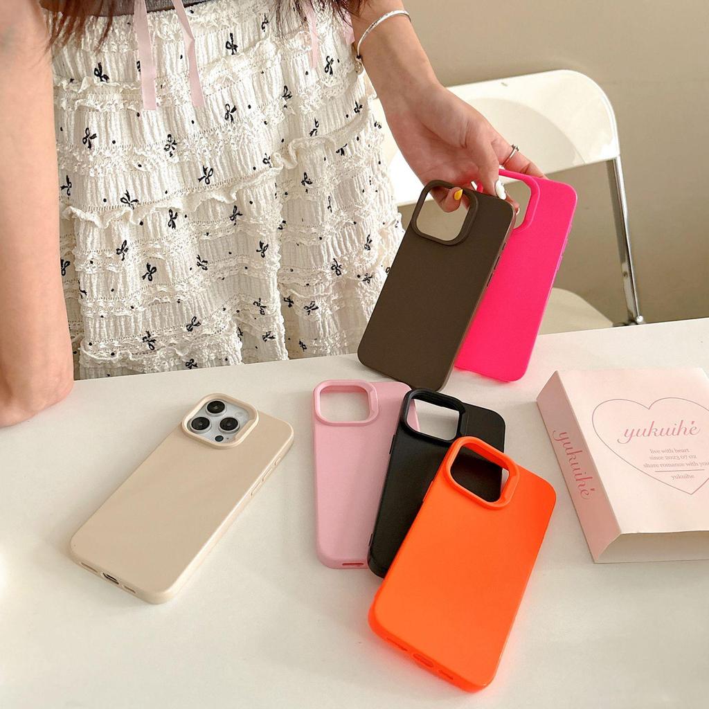 iPhone 15 Pro Max Silicone Case with Large Holes, Frosted Design, Ultra-Thin, Solid Color - Suitable for Men and Women.
