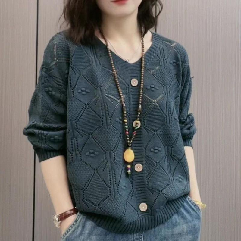 Spring and Autumn Casual Hollow Out Long Sleeved Sweater for Women V-neck Loose Solid Color Sweater for Women