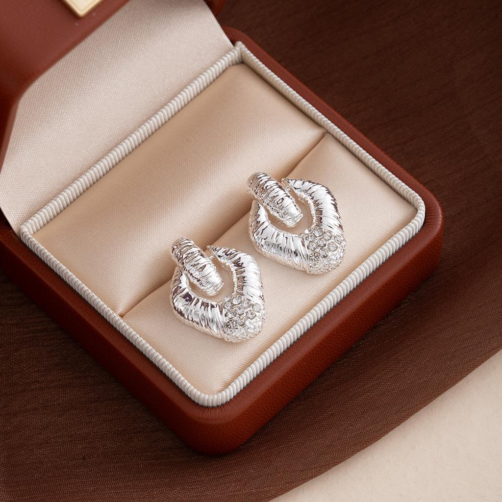 Retro French Court Style Geometric Shape Diamond Stud Earrings Niche Design Sense Light Luxury Earrings Women