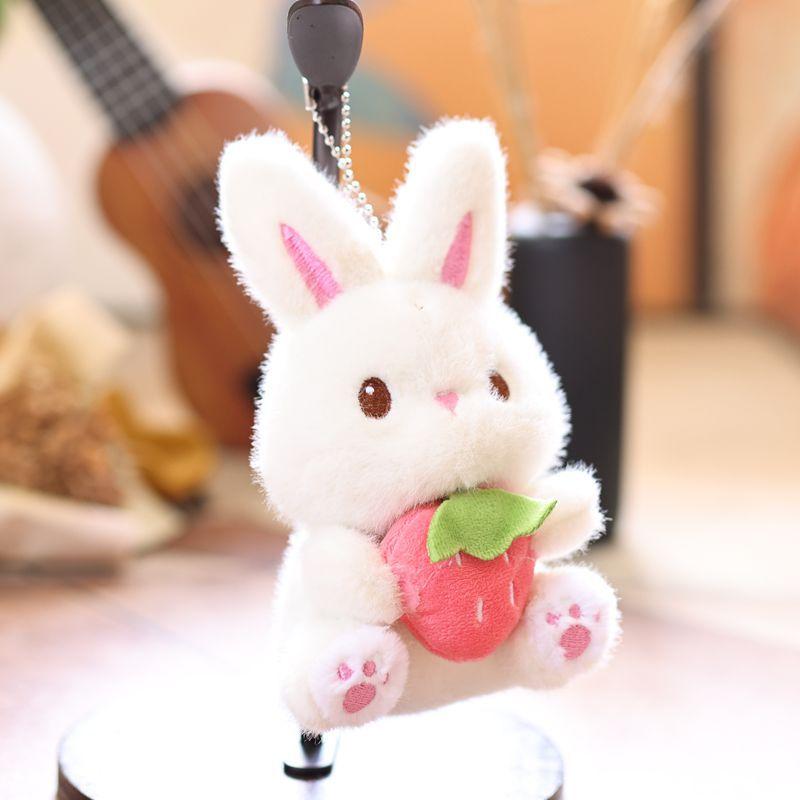 

Милый плюшевый брелок в виде клубничного кролика, мультяшная мягкая кукла, брелок для ключей, подвеска на сумку для студента, украшение для рюкзака, подарки белый