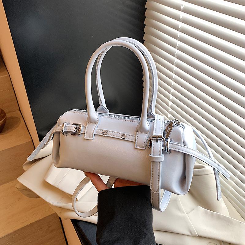 Premium commuter small bag women's new versatile messenger bag fashion portable pillow bag baguette bag