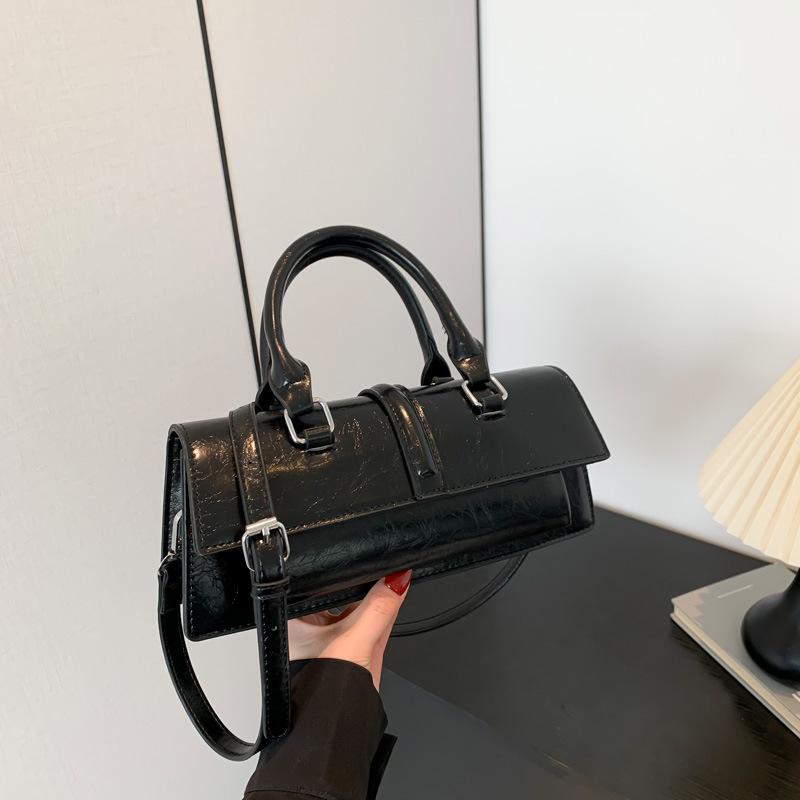 

Маленькая сумка Niche locomotive для женщин 2024 года, новая модная женская сумка, модная сумка-мессенджер в форме полумесяца, универсальная сумка через плечо под мышкой чёрный