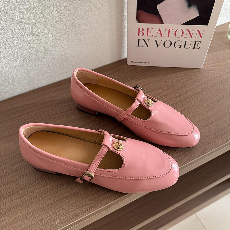 Pink Mary Jane fashion single shoes women's 2025 new retro round head one-word buckle strap thick heel loafer small leather shoes