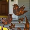 Vogel Wildblume Metall Gartenstecker Dekorativer Außenpflanzenstecker Rustikales Gartendekoration mit Vogel-Blumendesign für Hof Rasen Pflanzgefäße Dekoration