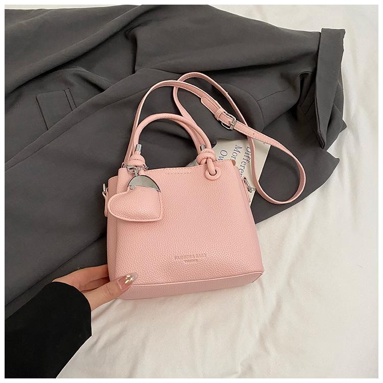 Simple and Versatile Fashion Portable Vegetable Basket Bag Women's 2025 Spring and Summer New Simple and Advanced Shoulder Messenger Bag