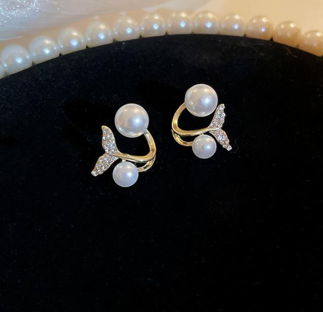 Korean Luxury Mermaid Pearl Earrings: Elegant, High-End, and Versatile Statement Ear Buckles