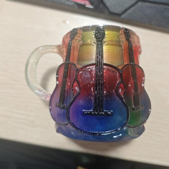 Hrnček s kytarovým uměním 11oz Hudební šálek na kávu 3D Hrnček ze skla ve tvaru kytary Malovaná kolekce Dárky pro milovníky hudby