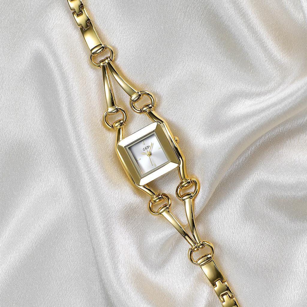 Luxe Eenvoudig High-End Armband Klein Vierkant Horloge Niche Hoge Waarde Mode Legering Waterdicht Dames Kwarts Horloge