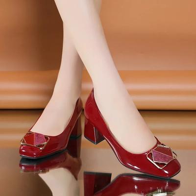 2025 Talon Moyen Épais Cuir Souple Chaussures Simples Décolleté Carré Escarpins pour Femmes Boucle Carrée Métallique Chaussures à Talons pour Maman
