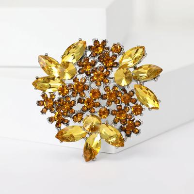 Simple Cold Wind Brooch, Alloy Diamond-Encrusted Flower Fashion Brooch Sweater Temperament Shawl Buckle Pin