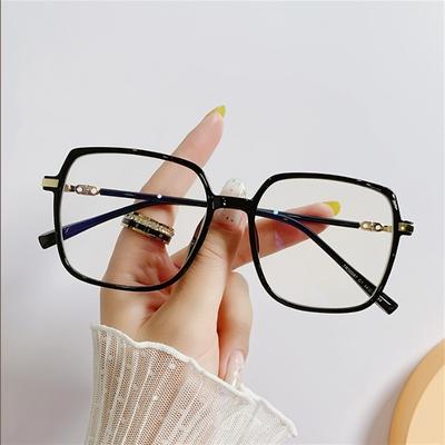 Stylowe Okulary Blokujące Niebieskie Światło Unisex Minimalistyczny Design dla Mężczyzn i Kobiet Idealne do Pracy lub Codziennego Użytku