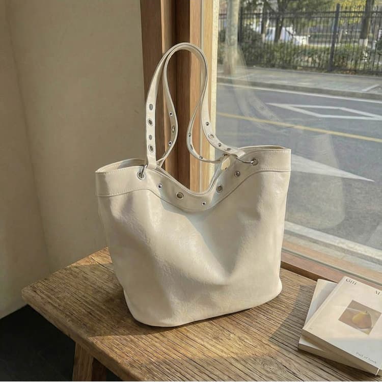 

Декоративная сумка-ведро с заклепками, женская сумка через плечо белый