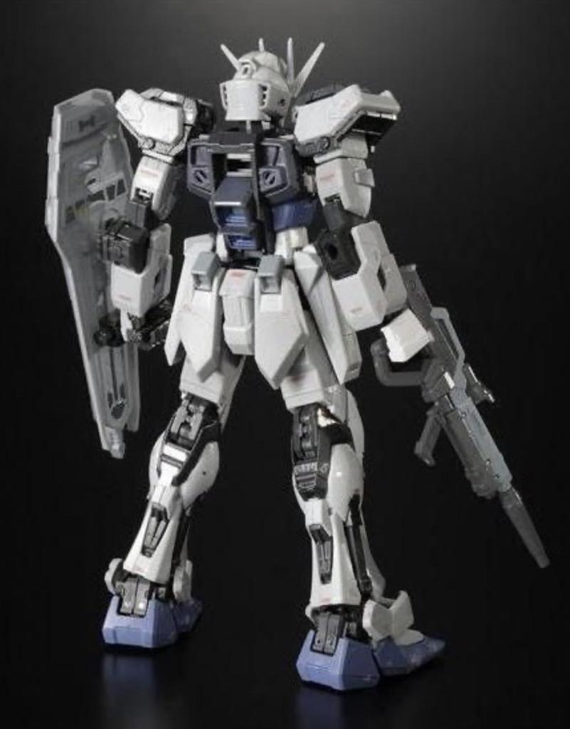 RG 1/144 GAT-X105 Strike Gundam Deactive Mode