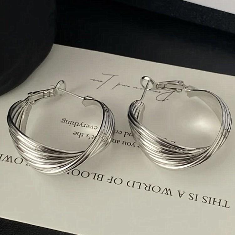French Minimalist Metal Multi-Layer Ear Cuff: Chic, Unique, and Versatile Design.