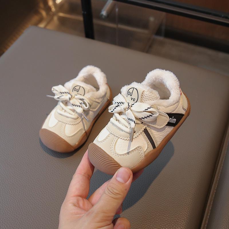 2025 Autumn/Winter Waterproof Leather Baby Shoes: Velvet-Lined, Versatile, Fashionable, Soft-Soled Children’s Sports Shoes.