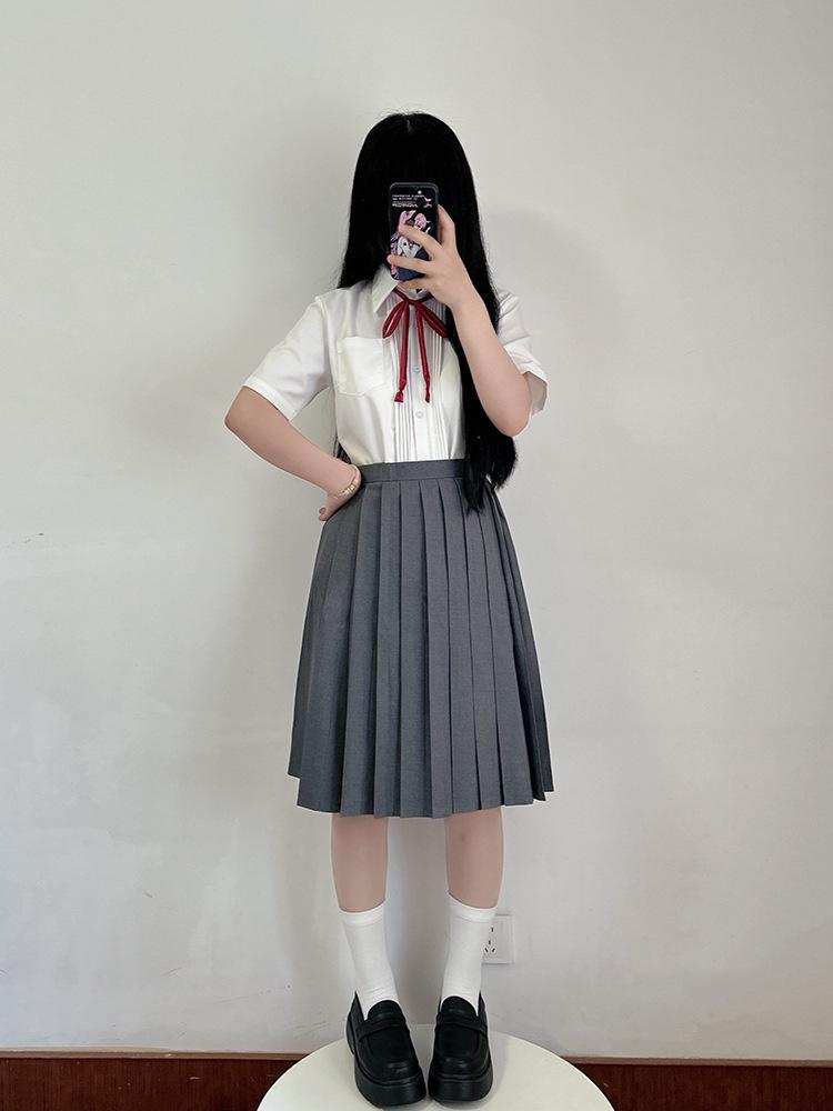 Women's Original Solid Color Pleated Skirt: Short, Medium, and Long Options for Student Graduation Photos