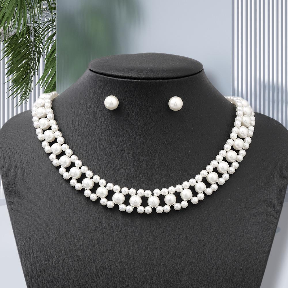 Elegant Rhinestone Flower and Faux Pearl Jewelry Set: Necklace, Earrings, Bracelet