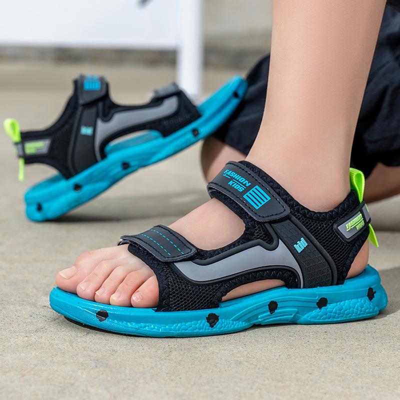 Casual boys lightweight beach sandals boys soft sole primary school students high heels medium and large waterproof new summer 2025
