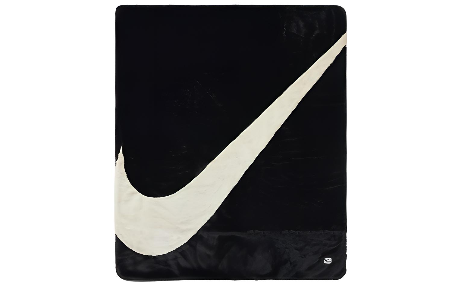 Nike Swoosh Faux Fur Blanket CZ4549-010