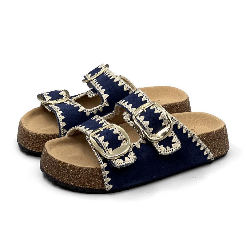 

The small man is angry 4! Mint milk green thick-bottomed cool slippers summer new one-word slippers women 40