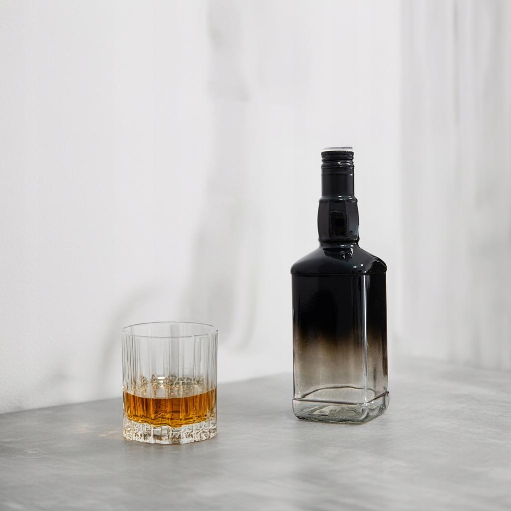 10x DANIEL Glass Bottles 500 ml OMBRE black and transparent for vodka
