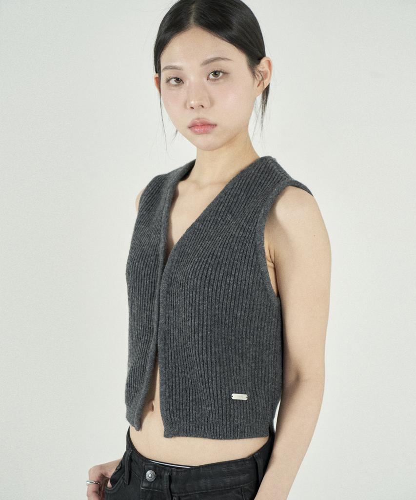 Tobaseu Minimal Cashmere Rib Vest (Khaki Brown)