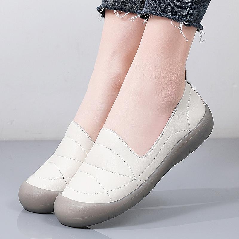 Women slip on Loafers Casual Moccasins Soft Flats Black Driving Shoes Summer Walking Shoes for Mother Plus Size