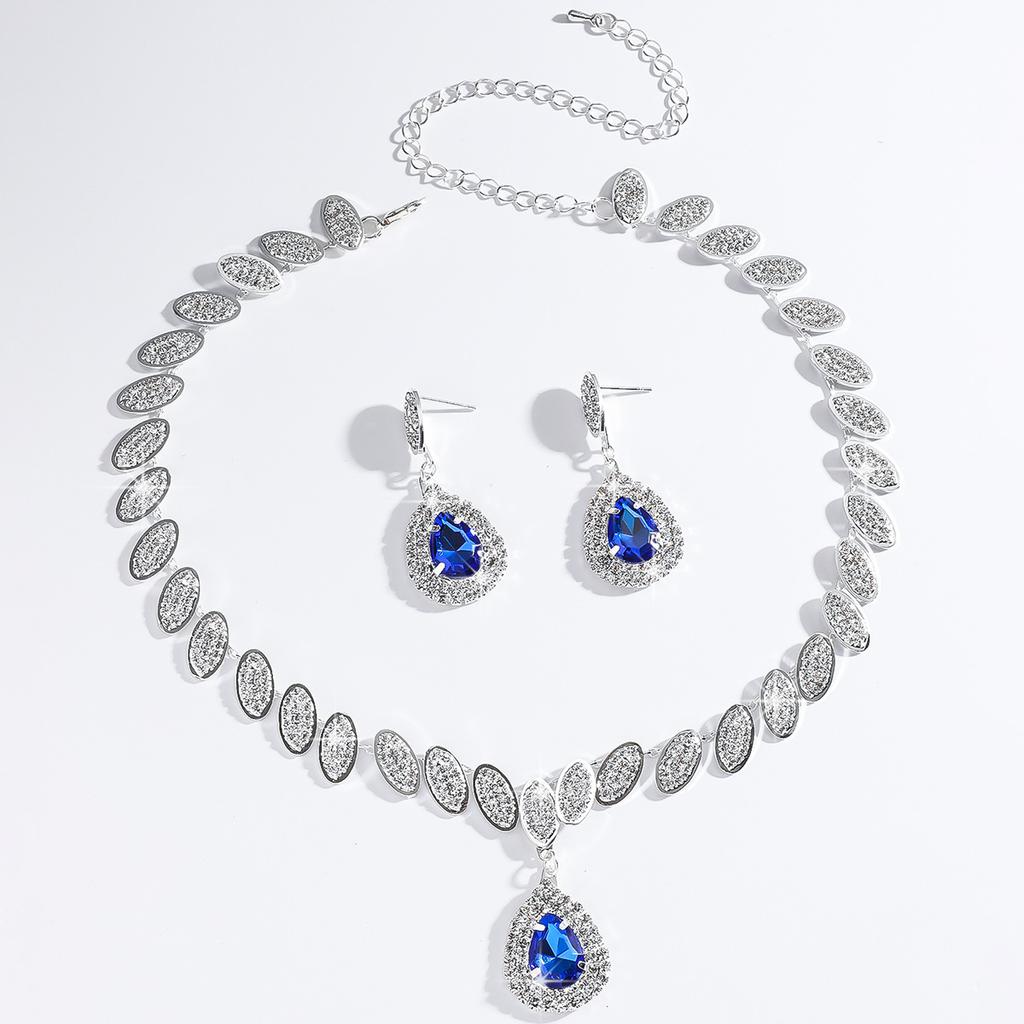 New Diamond Earrings Necklace Set Ladies Dinner Luxury Accessories European and American Jewelry Wedding Season