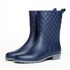 Water shoes, rubber shoes, non-slip medium tube plaid women's fashion rain shoes, warm and wear-resistant casual adult rain boots