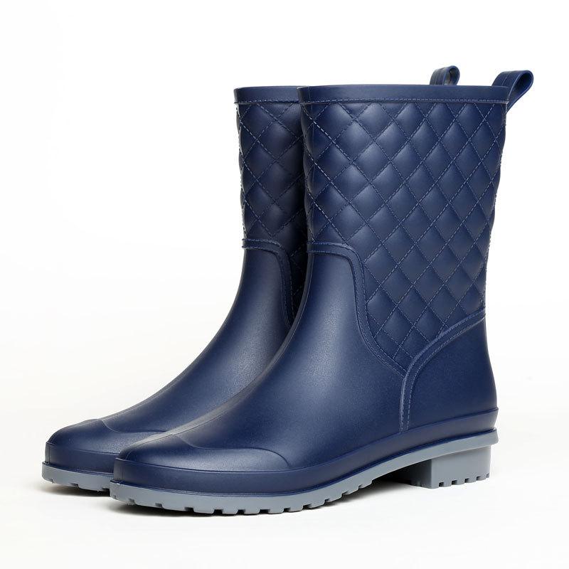 Water shoes, rubber shoes, non-slip medium tube plaid women's fashion rain shoes, warm and wear-resistant casual adult rain boots