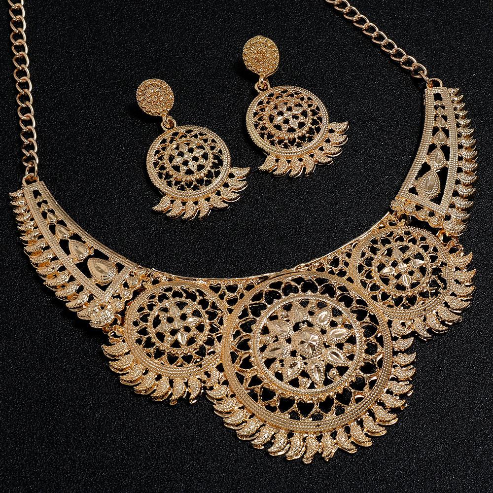 Ethnischer Stil Schmuck Halskette und Ohrring Set Mit Hohlblumenmuster Metallisches Finish Für Damen und Herren