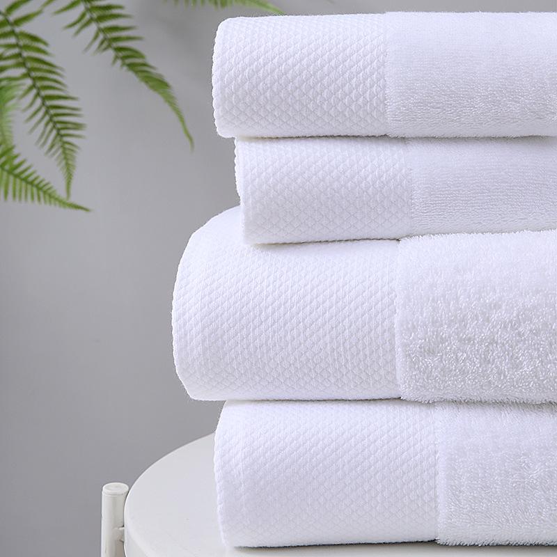 Enlarged Absorbent Pure Cotton White Bath Towel for Hotel & Spa