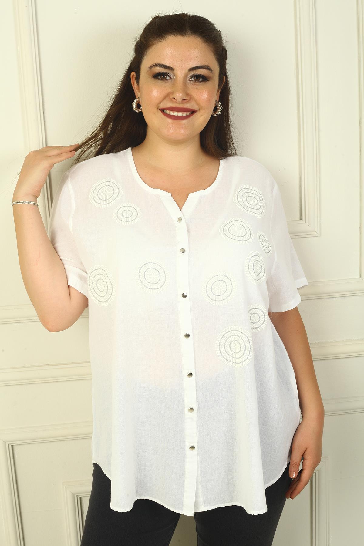 

Daire Desenli Metal Düğmeli Yıkamalı Kısa Kol Büyük Beden Gömlek 3XL экрю