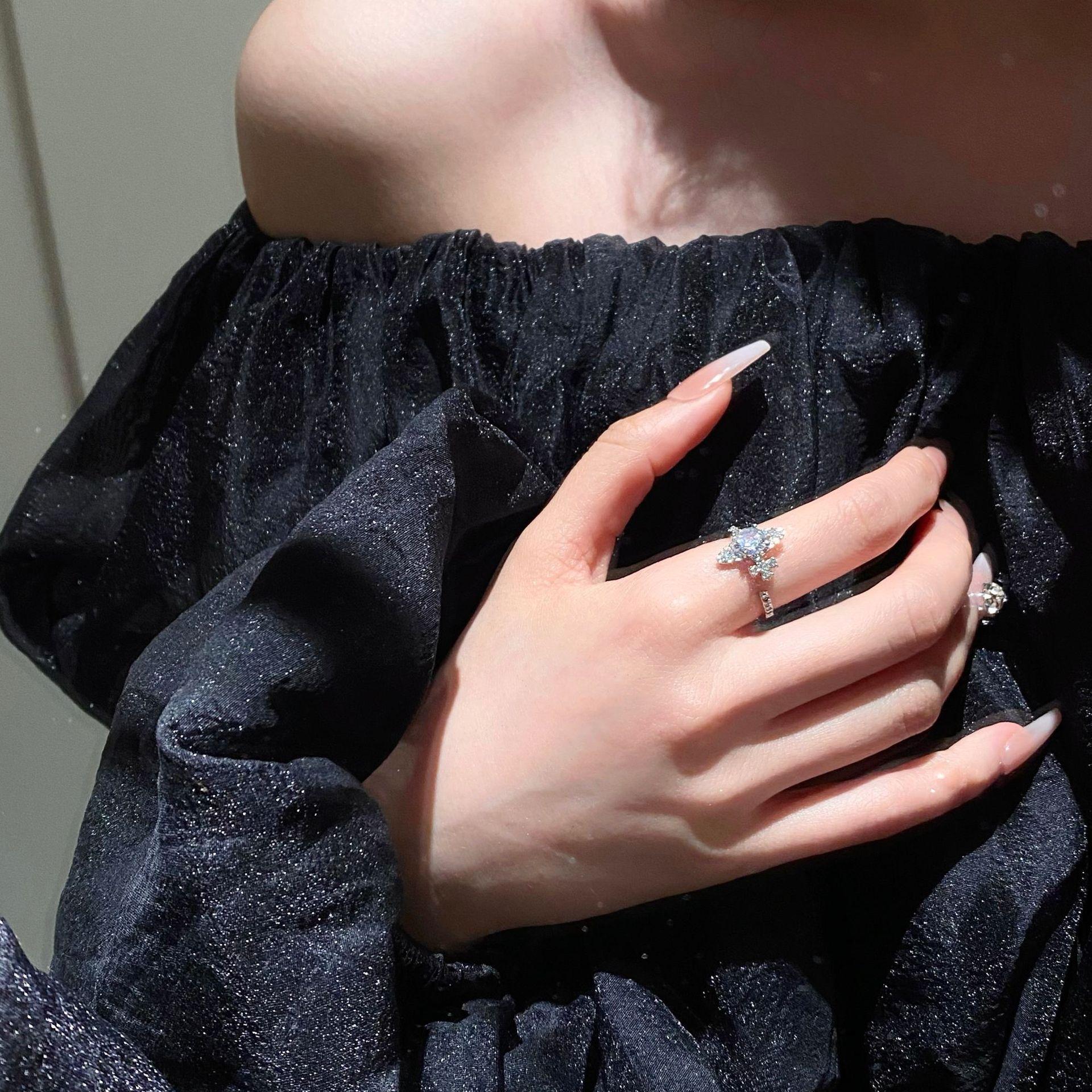 

Niche Design Sense High Sense Saturn Planet Full Of Diamonds Set Zir*****Pen Ring Fashion Universe Geometry Adjustable opening