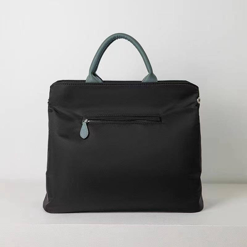 Leisure Large-capacity Tote Bag, Handbag, Shoulder Bag for Commuting with A Laptop.